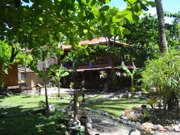 camiguin-geckos-garden-restaurant_01