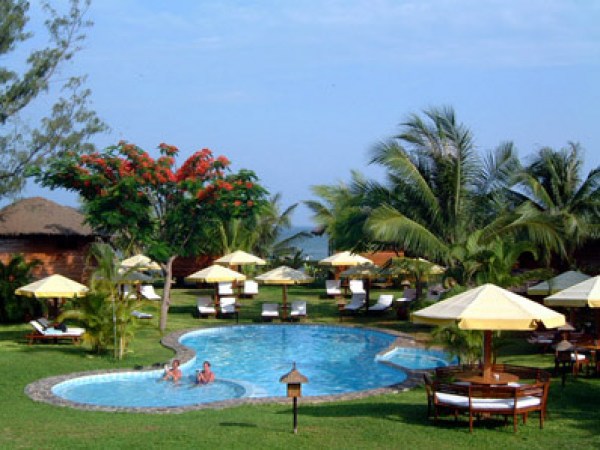 mui-ne-coco-beach-pool