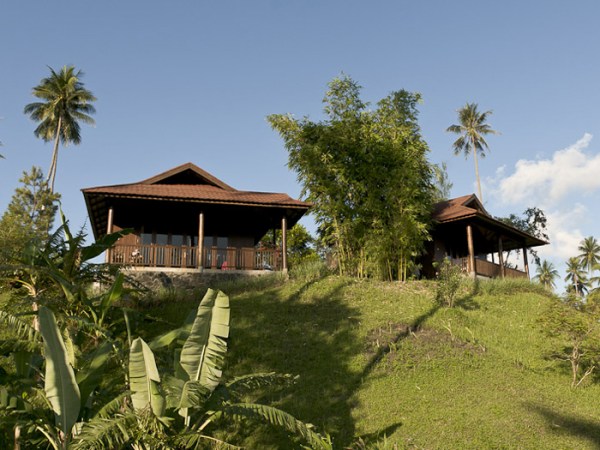 nord-sulawesi-black-sand-sea-bungalows