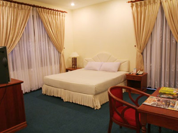 pakse-champasak-palace-standard-room